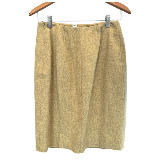 Carlisle Women’s Wool/Cashmere Suit. Yelloww Chartreuse. Size 2 - Picture 7 of 9